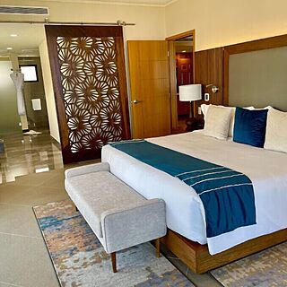 Villa La Valencia Beach Resort & Spa — Sample bedroom