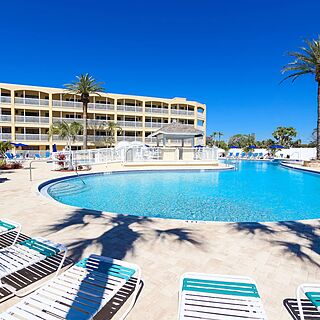 Coral Reef Beach Resort — Pool area