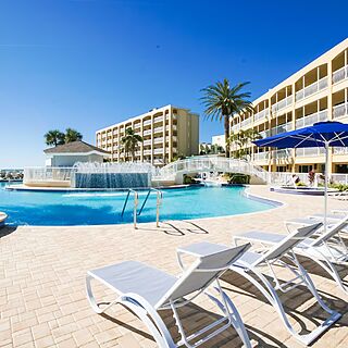 Coral Reef Beach Resort — Pool area