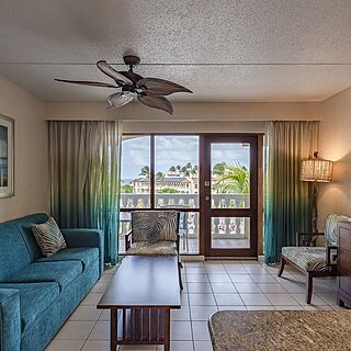 Casa del Mar Beach Resort — Sample living room