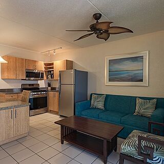 Casa del Mar Beach Resort — Sample living room