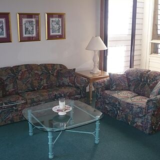 Sea Pines Villashare - Twin Oaks Villas &mdash; Living Room